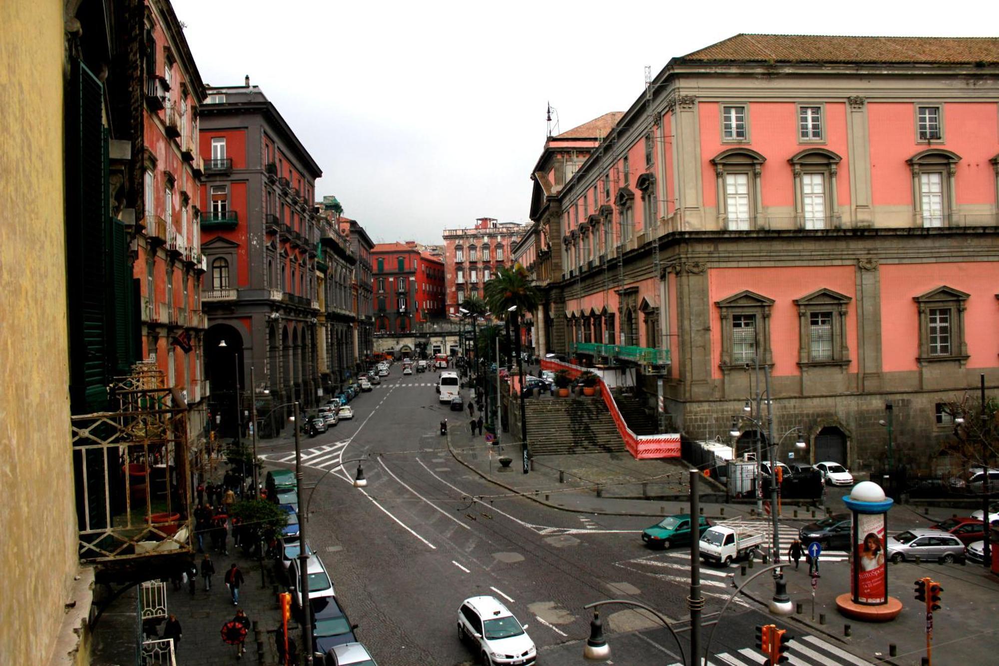 Al 68 Di Piazza Cavour Bed & Breakfast Naples Luaran gambar
