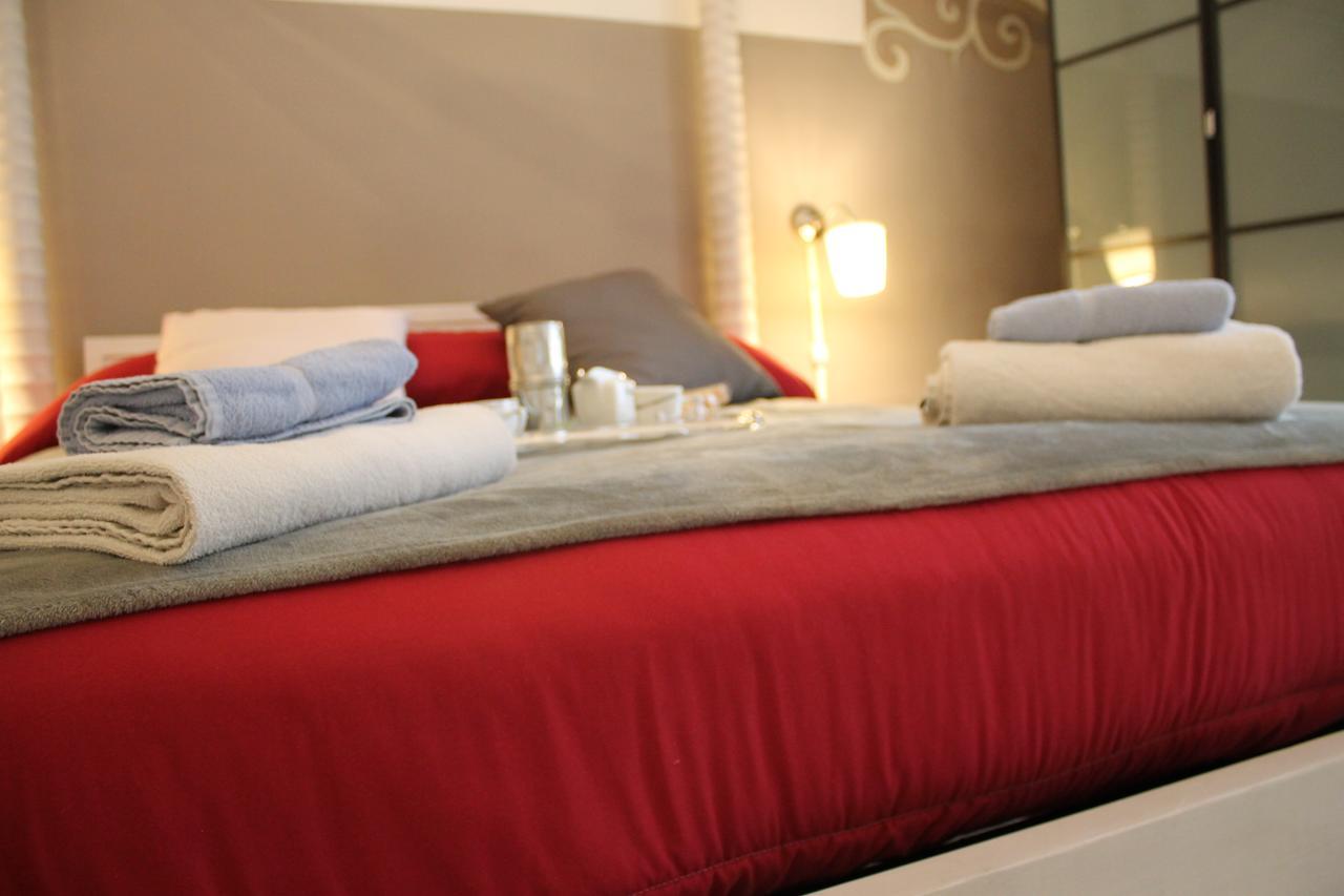 Al 68 Di Piazza Cavour Bed & Breakfast Naples Luaran gambar