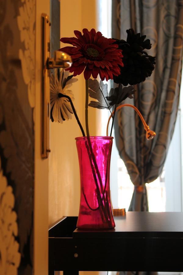 Al 68 Di Piazza Cavour Bed & Breakfast Naples Luaran gambar